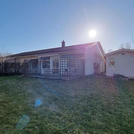 Trivsamt Parhus I Lugnt Omrade Inne I Tranas! Экстерьер фото